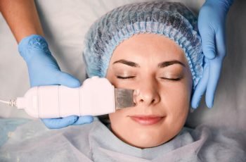 cosmetologist-cleaning-woman